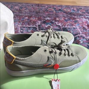 Mens Nike Dan Vanderlinden shoes